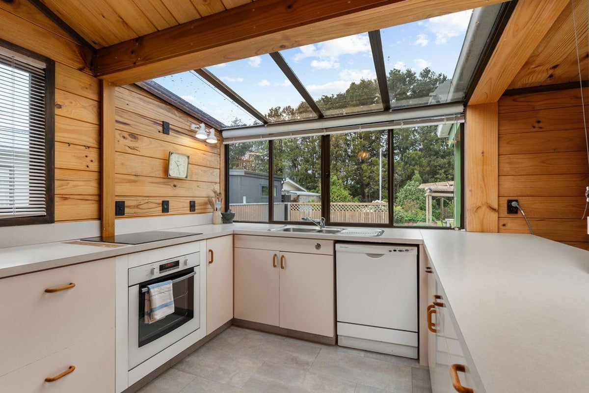 19 Deller Drive, Carterton - Carousel 2
