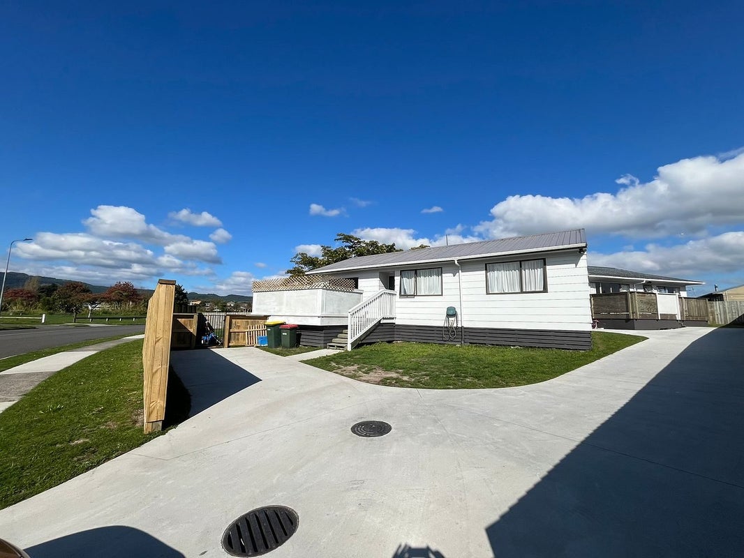 60 Pohutukawa Drive, Owhata, Rotorua - Carousel 2