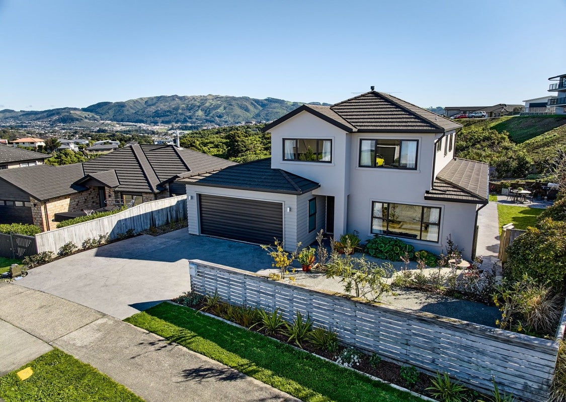 10 Tasman Close, Aotea, Porirua - Carousel 2