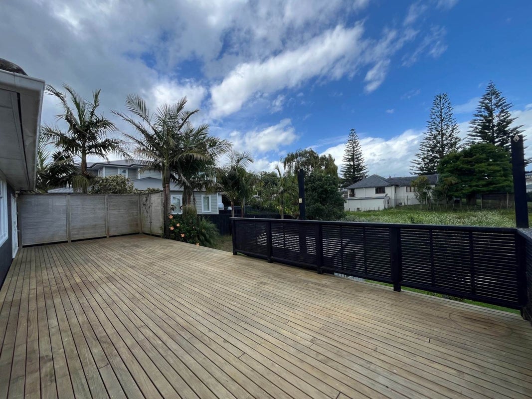 4 Fernwood Place, Wai o Taiki Bay, Auckland - Carousel 12