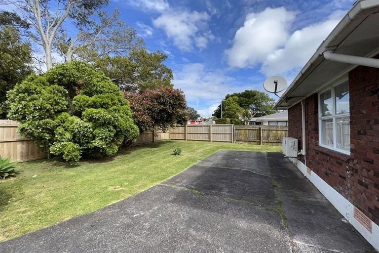 1/116 Te Atatu Road, Te Atatu South, Auckland - Carousel 9