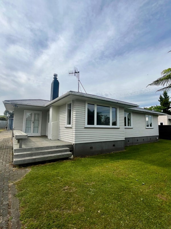 28 Charles Road, Hannahs Bay, Rotorua - Carousel 1