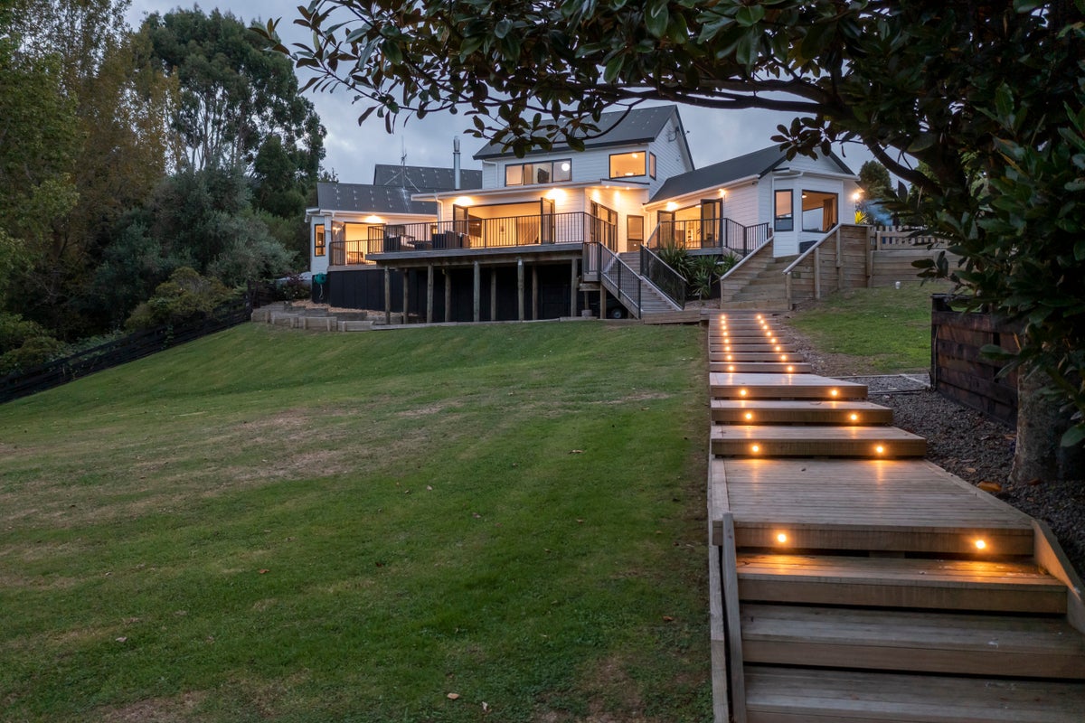 26 Maui Pomare Road, Nikau Valley, Paraparaumu - Carousel 1