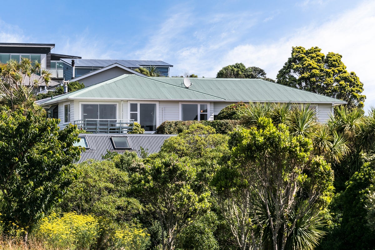 135 Karepa Street, Brooklyn, Wellington - Carousel 1