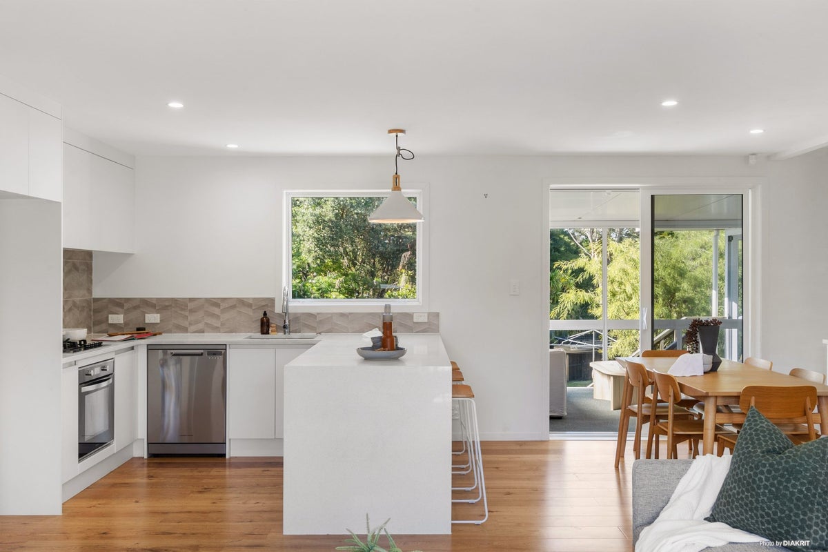 46 Lantana Road, Green Bay, Auckland - Carousel 22
