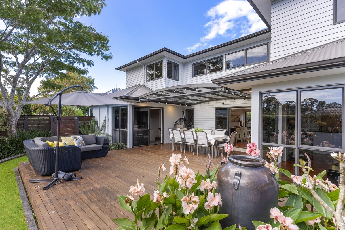 43 Kenmure Avenue, Forrest Hill, Auckland - Carousel 1