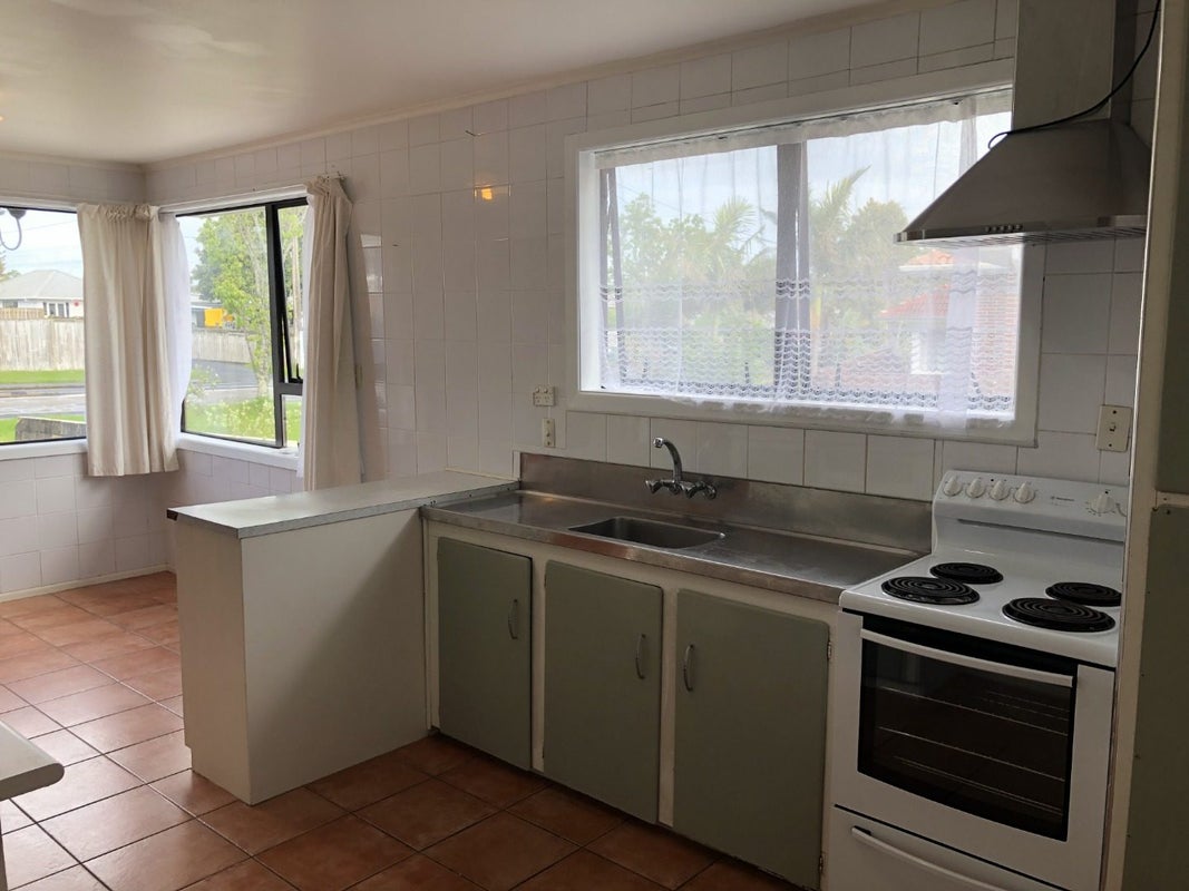 215 Birkdale Road, Birkdale, Auckland - Carousel 2