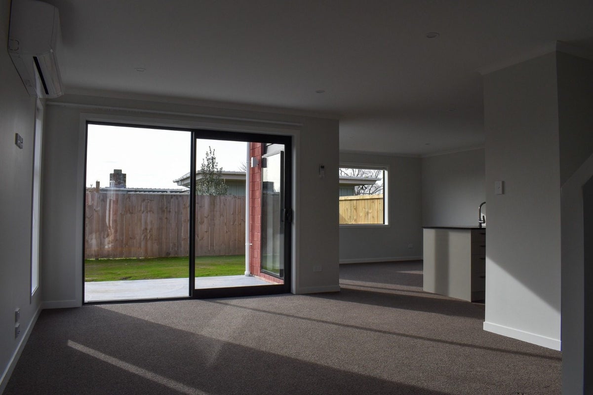 2/18 Mahoe Street, Melville, Hamilton - Carousel 2