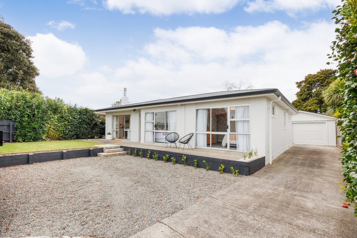 37 Waterloo Crescent, Hokowhitu, Palmerston North - Carousel 2