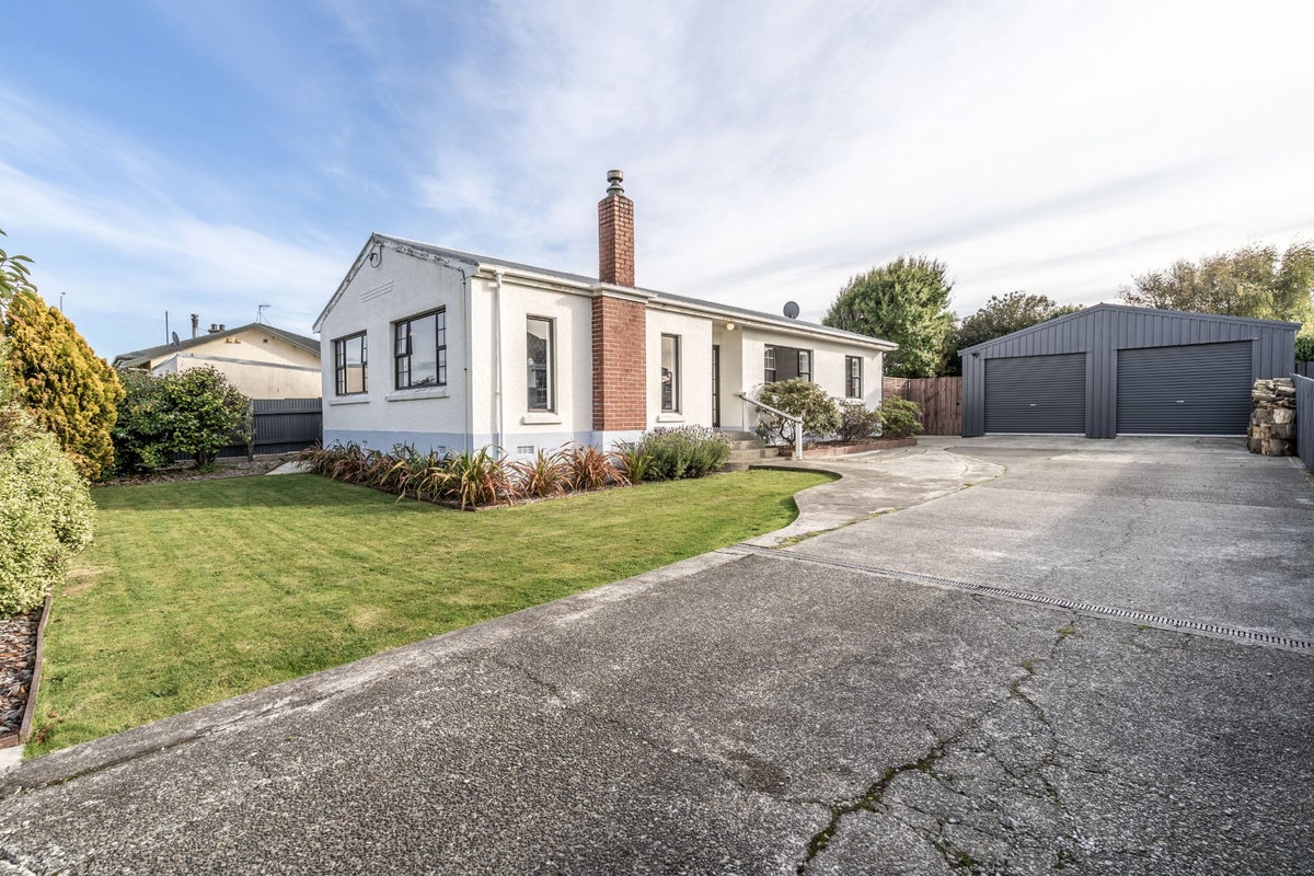 62 John Street, Strathern, Invercargill - Carousel 1
