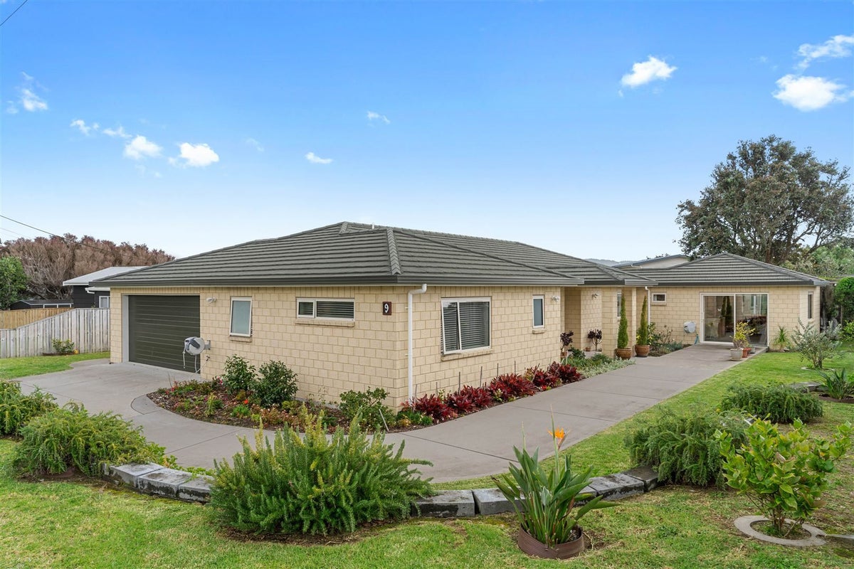 9 Eveline Street, Mangawhai Heads, Mangawhai - Carousel 1