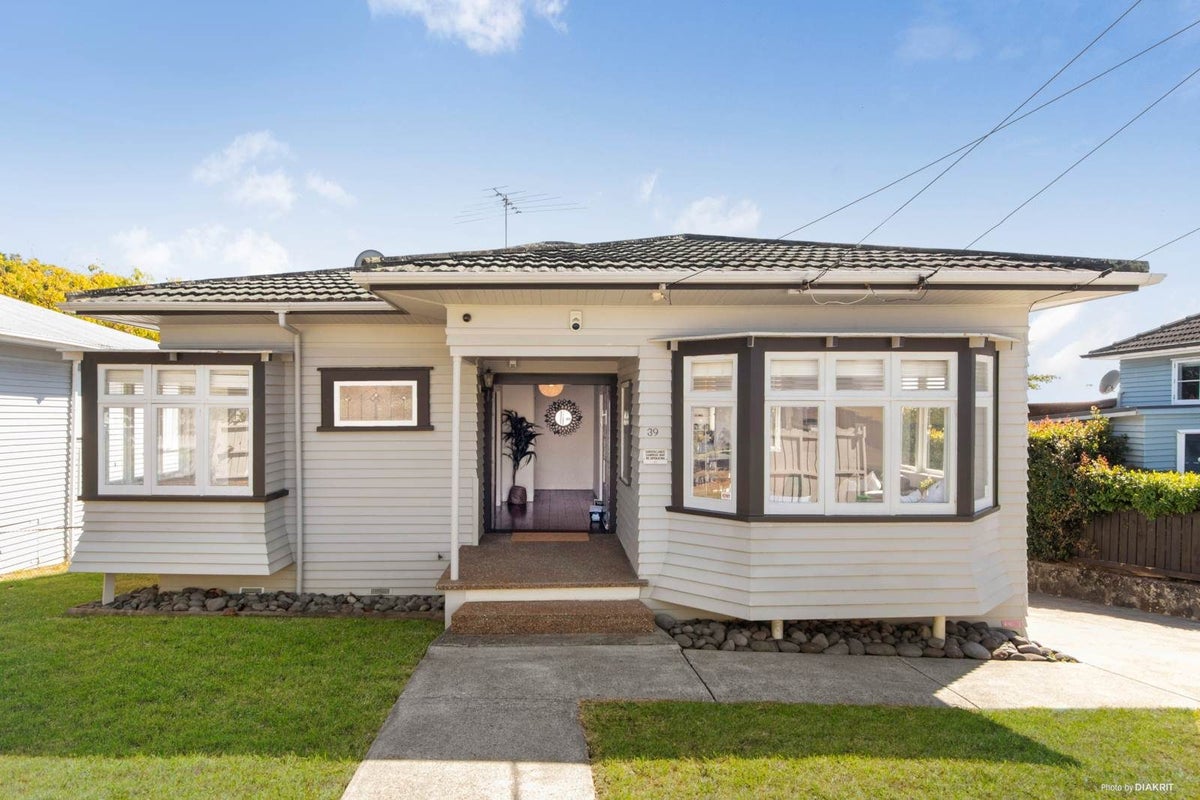 39 Monaghan Avenue, Mount Albert, Auckland - Carousel 1