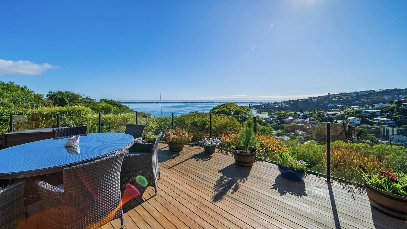 64 Mount Pleasant Road, Mount Pleasant, Christchurch - Carousel 1