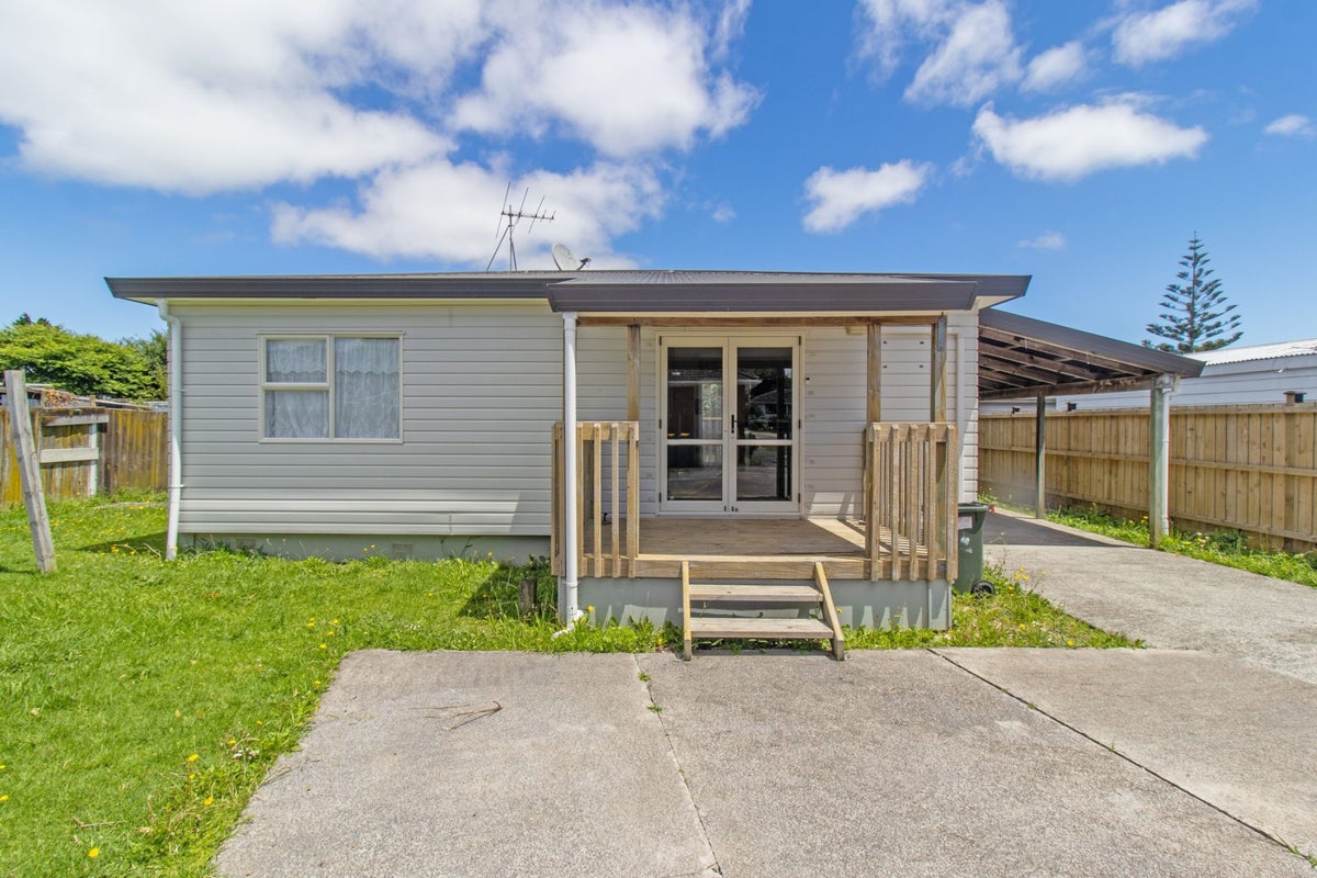 27 Chingford Close, Mangere, Auckland - Carousel 1
