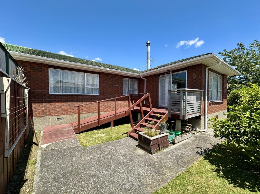 1/20 Roband Crescent, Brown Owl, Upper Hutt - Carousel 1