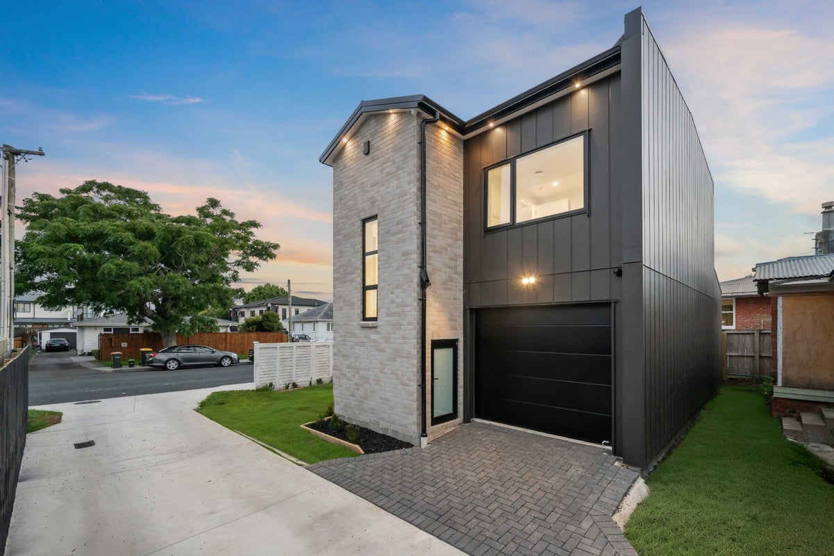 56 McKean Avenue, Manurewa, Auckland - Carousel 10