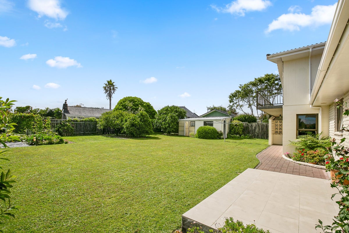 6A Karina Road, Merrilands, New Plymouth - Carousel 2