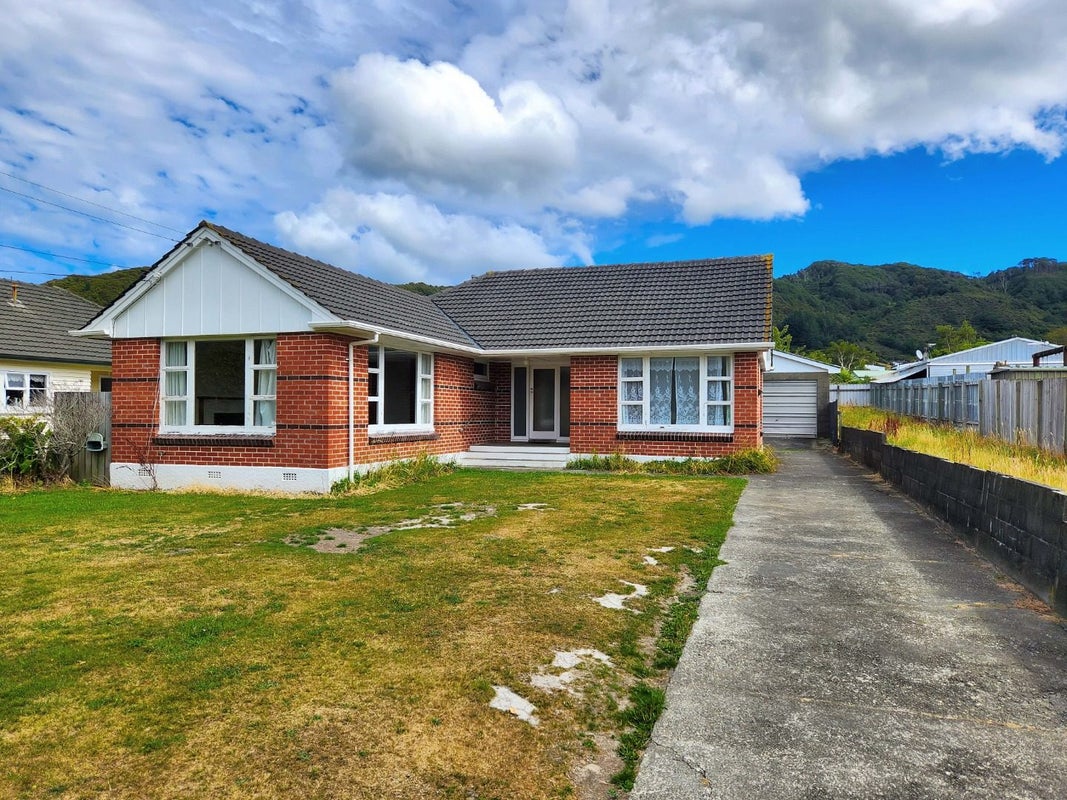 79 Fraser Street, Wainuiomata, Lower Hutt - Carousel 1
