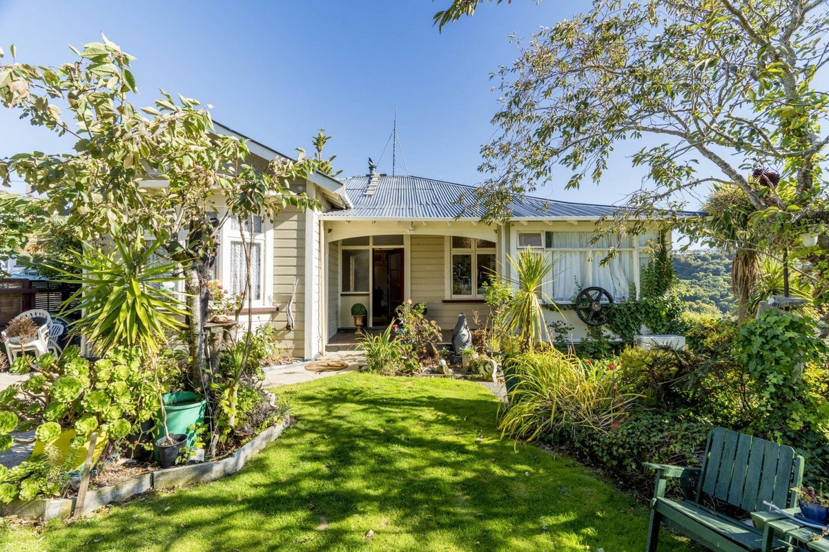 6 Ryehill Street, Calton Hill, Dunedin - Carousel 1