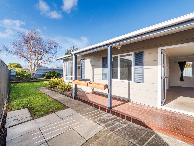 18 Coromandel Court, Roslyn, Palmerston North - Carousel 2