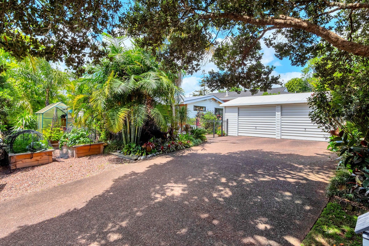 16 Gaylands Place, Opaheke, Papakura - Carousel 20