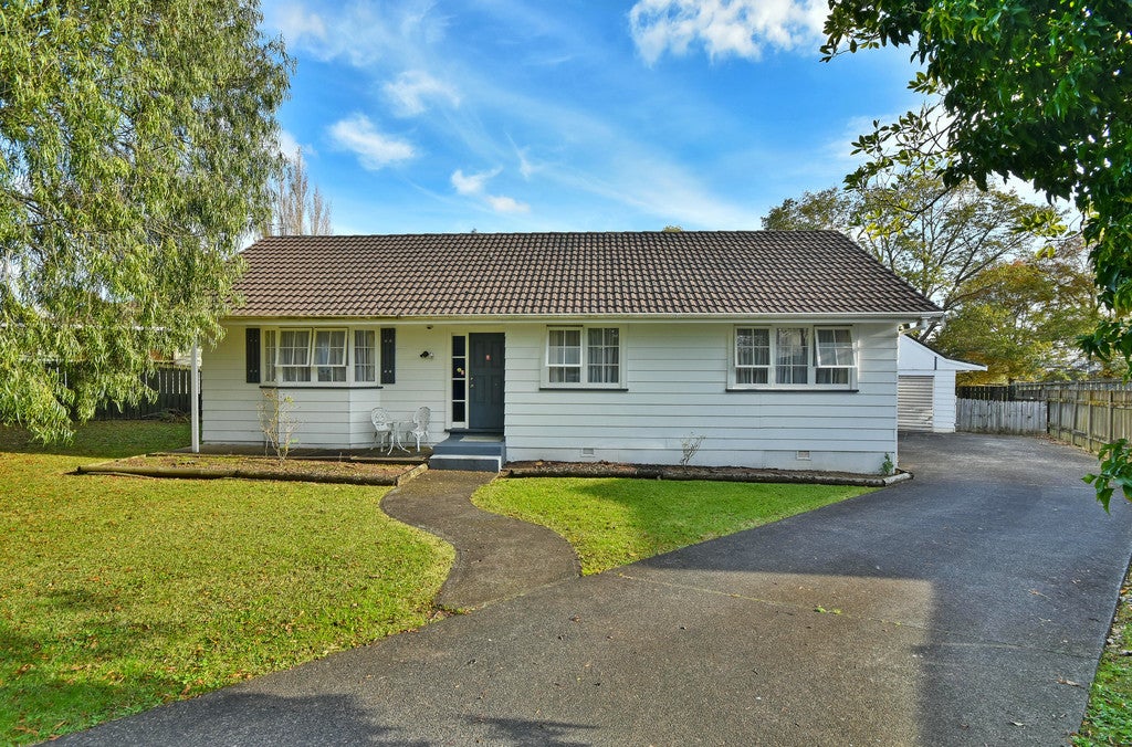 17 Chantal Place, Red Hill, Papakura - Carousel 1