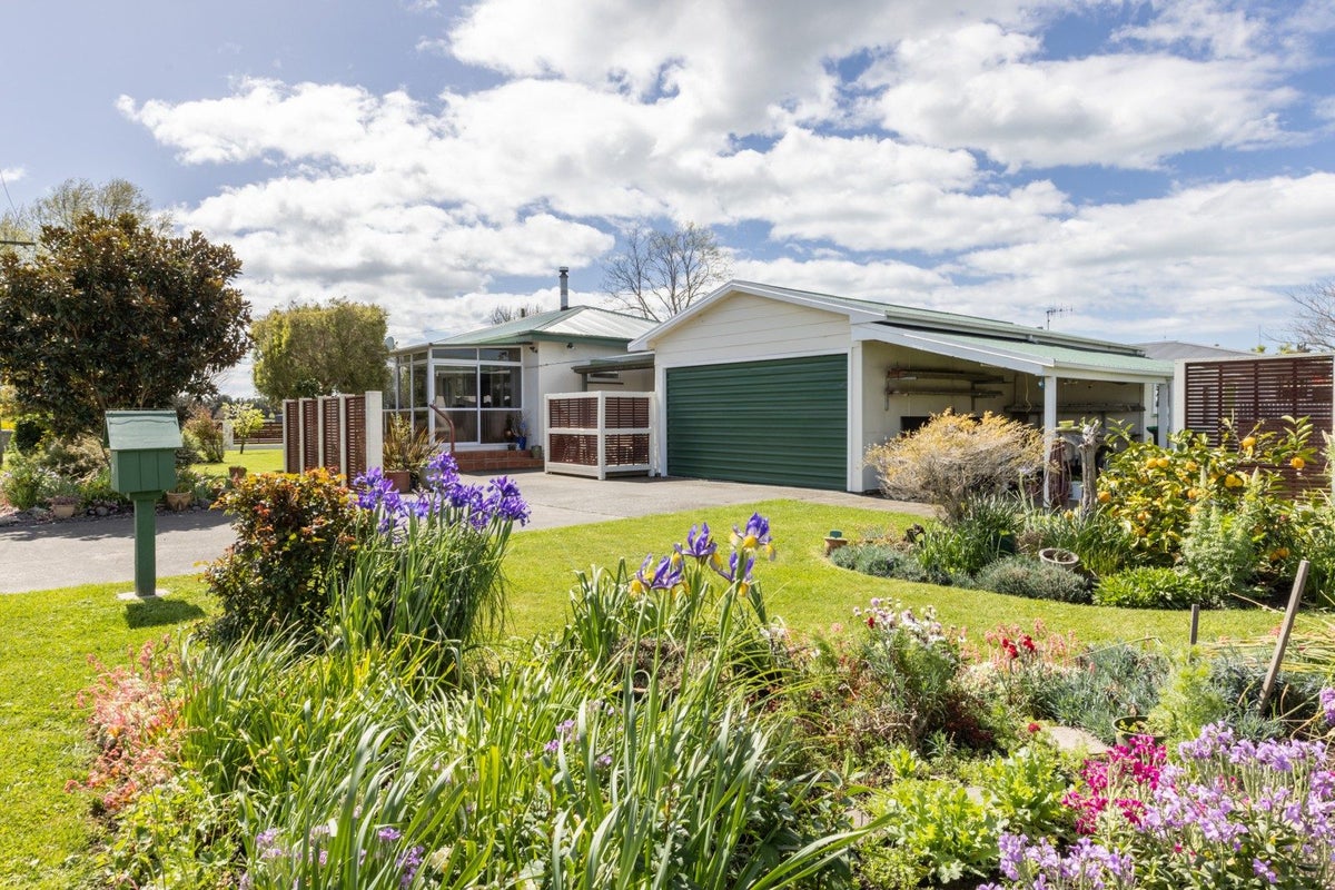 60 Jervois Road, Jervoistown, Napier - Carousel 2