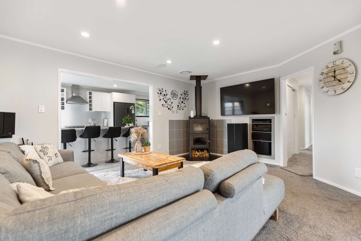 4 Thackeray Place, Owhata, Rotorua - Carousel 2