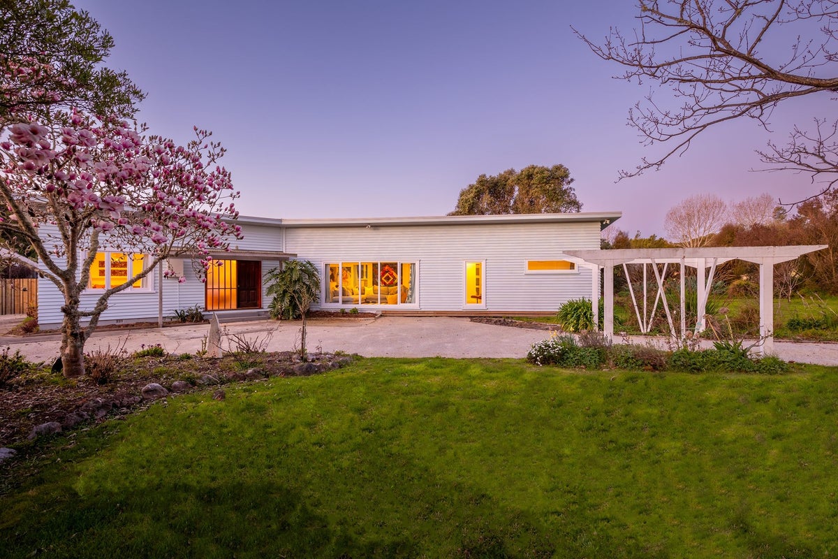 147 Kina Beach Road, Tasman - Carousel 1