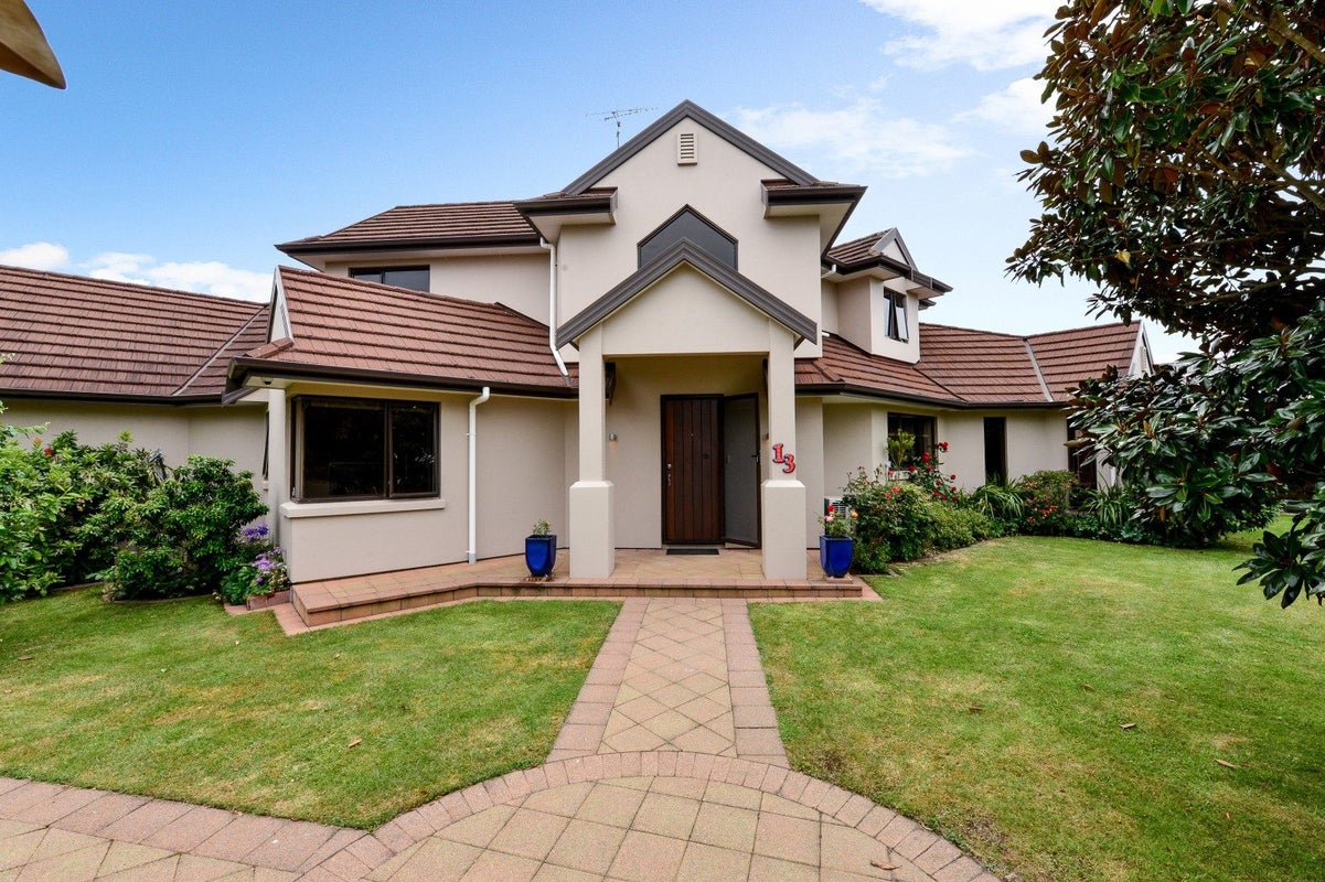 13 Cranbrook Place, Rototuna North, Hamilton - Carousel 1