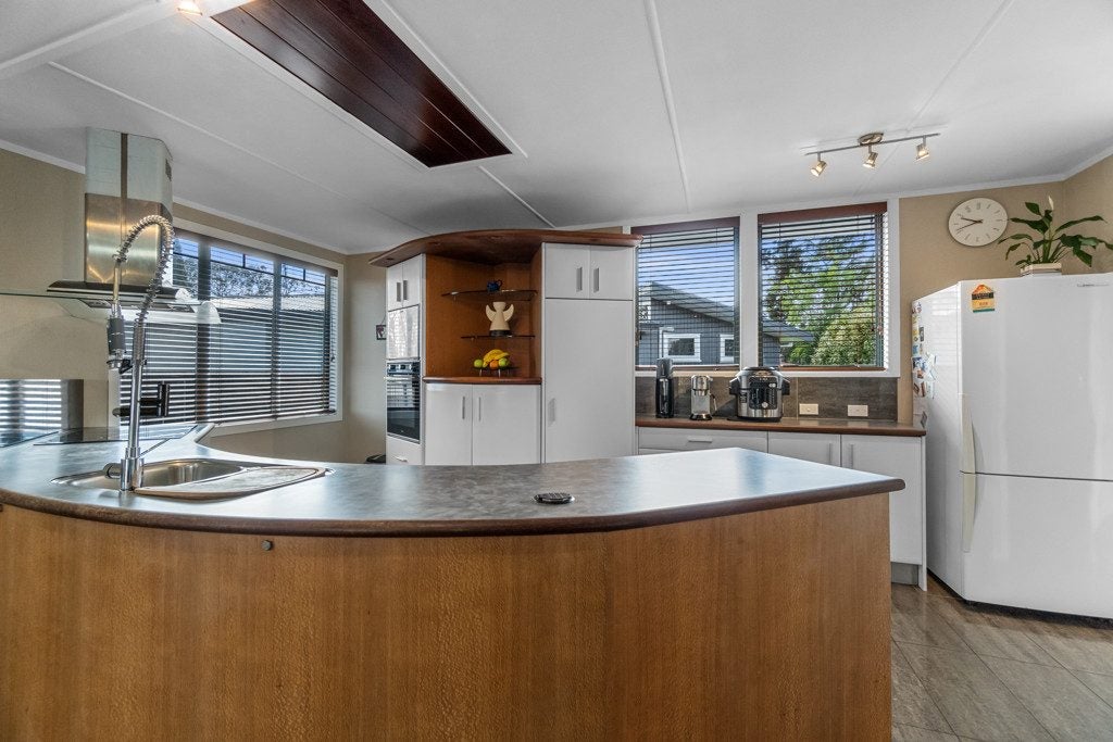 106 Brookfield Street, Hamilton East, Hamilton - Carousel 1