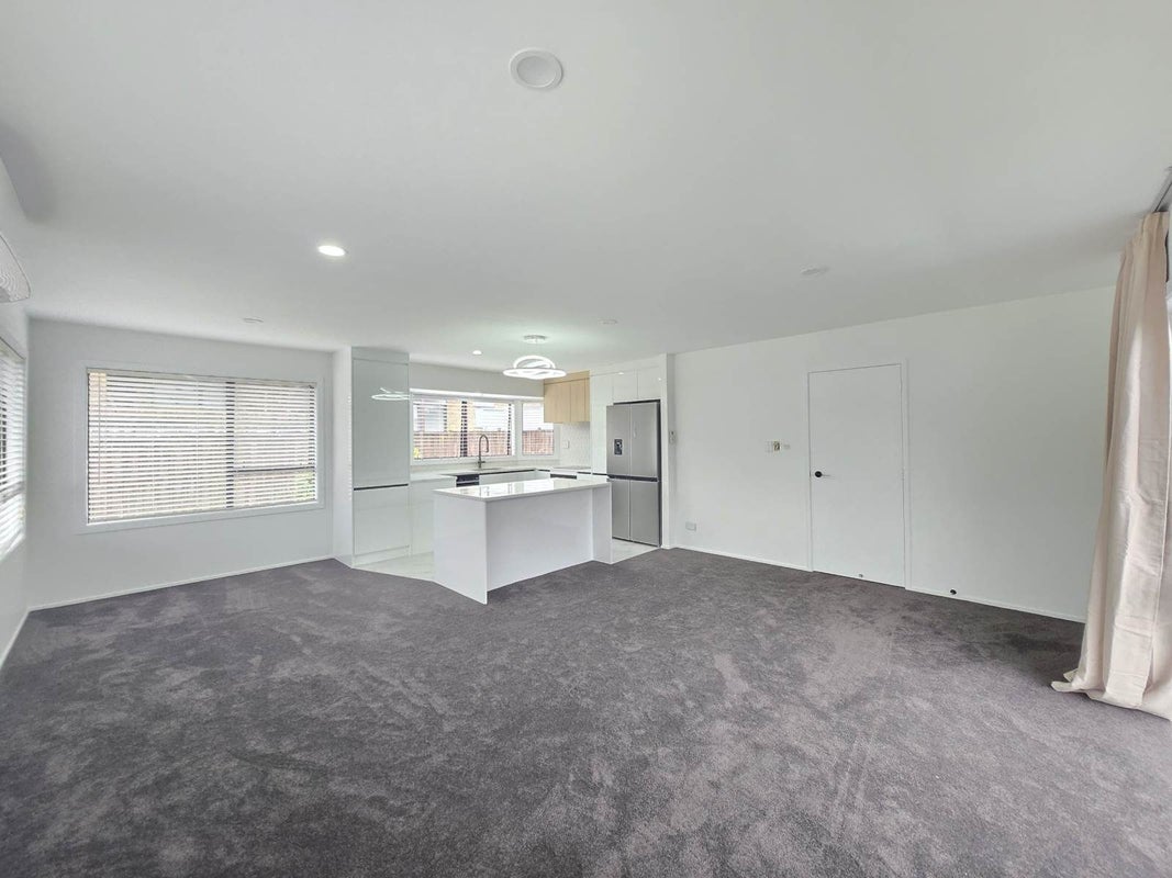 11 Melia Grove, Goodwood Heights, Auckland - Carousel 2