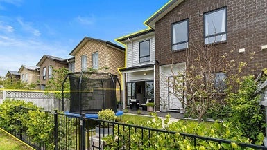 32 Kuurae Crescent, Weymouth, Auckland - Carousel 1