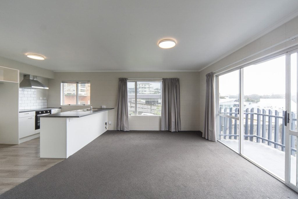 1/2 Ruakiwi Road, Hamilton Lake, Hamilton - Carousel 1