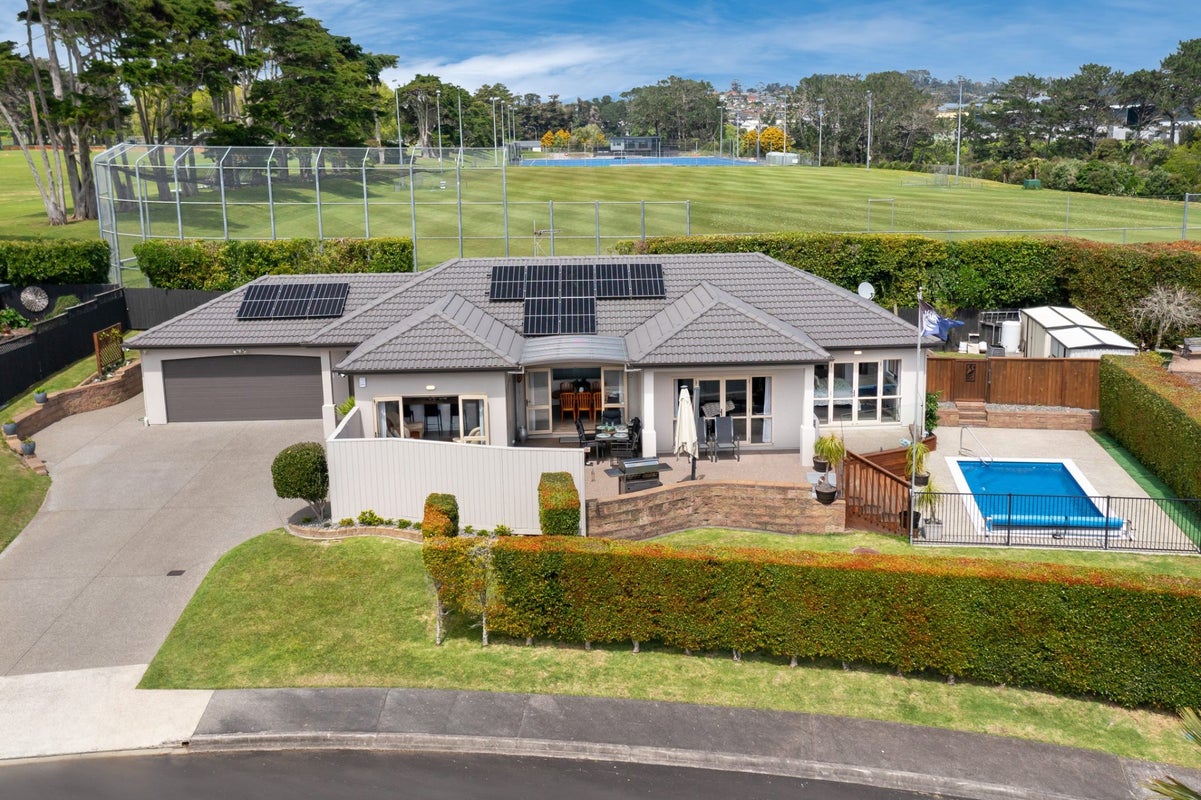 8 Stonedge Lane, Rosedale, Auckland - Carousel 1