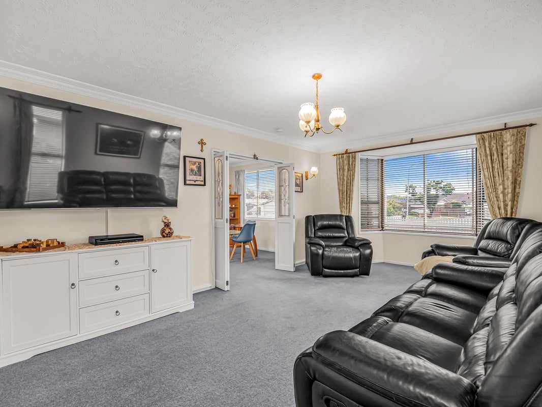 10 Veitches Road, Casebrook, Christchurch - Carousel 2