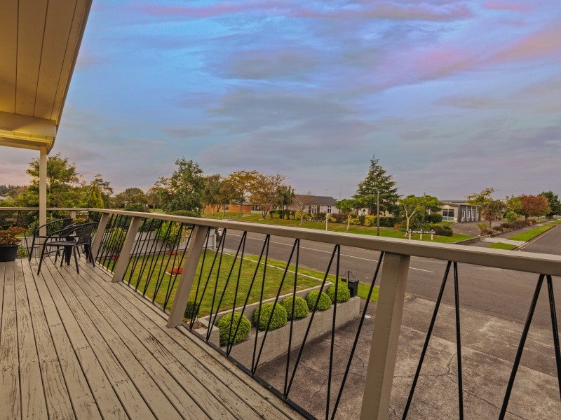 21 Rennie Avenue, Milson, Palmerston North - Carousel 25