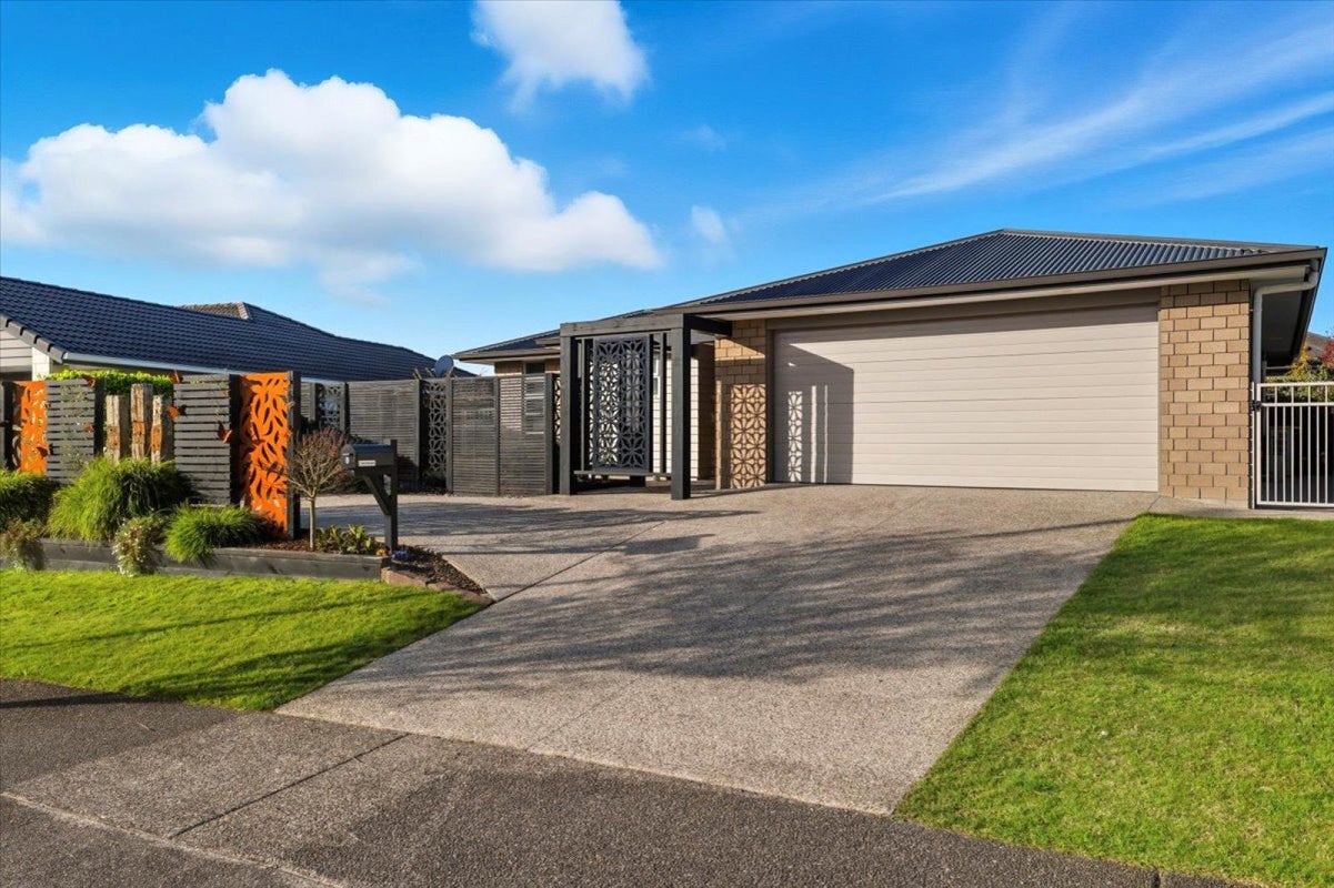 8 Mortlake Heights, Pyes Pa, Tauranga - Carousel 2