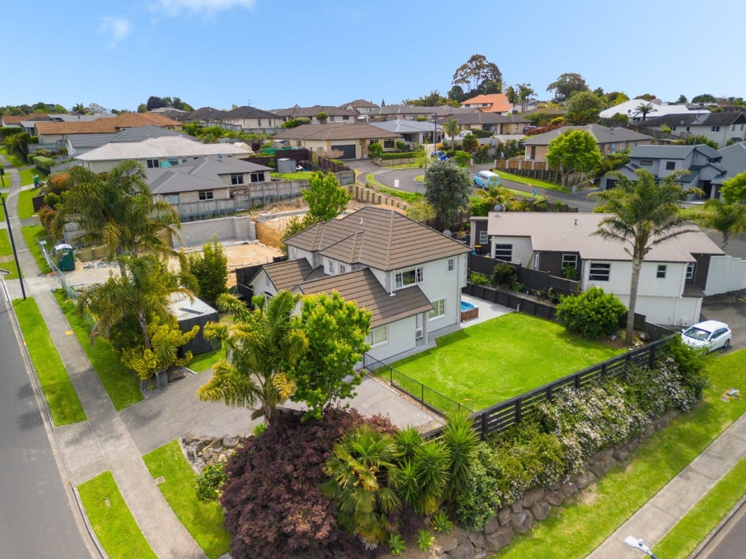 71 Inverness Drive, Pyes Pa, Tauranga - Carousel 2