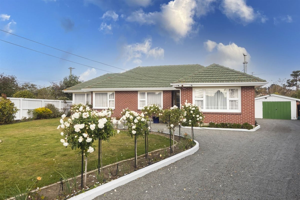 8 Wildwood Avenue, Wainoni, Christchurch - Carousel 1
