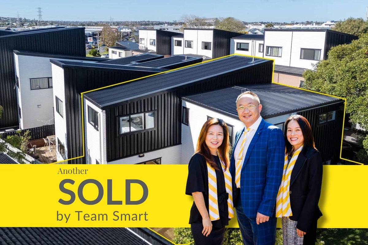 17 Korama Lane, New Lynn, Auckland - Carousel 1