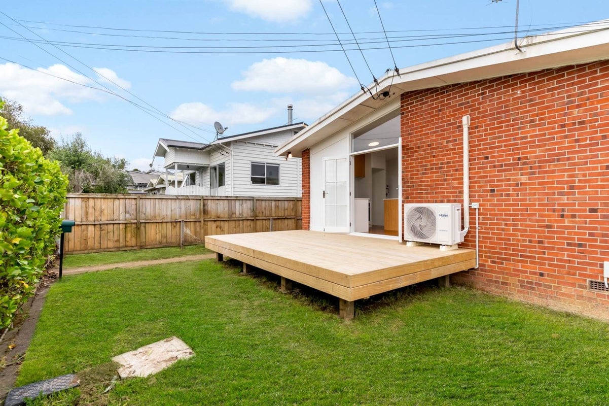 1/26 Warwick Street, Western Springs, Auckland - Carousel 9