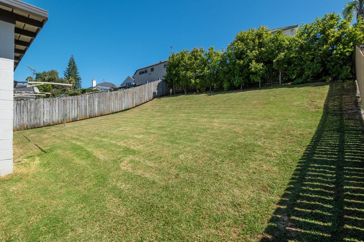1/22 Don Croot Street, Western Springs, Auckland - Carousel 2
