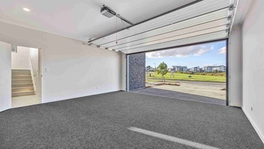 102 Valderama Drive, Flat Bush, Auckland - Carousel 1