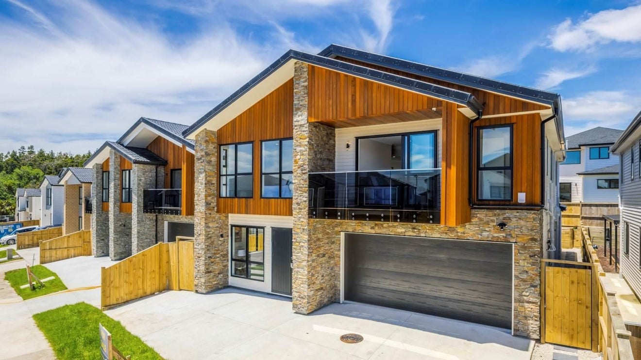 16 Ballyliffin Drive, Flat Bush, Auckland - Carousel 1