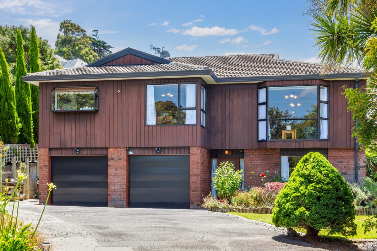 95 Ayton Drive, Whitby, Porirua - Carousel 18