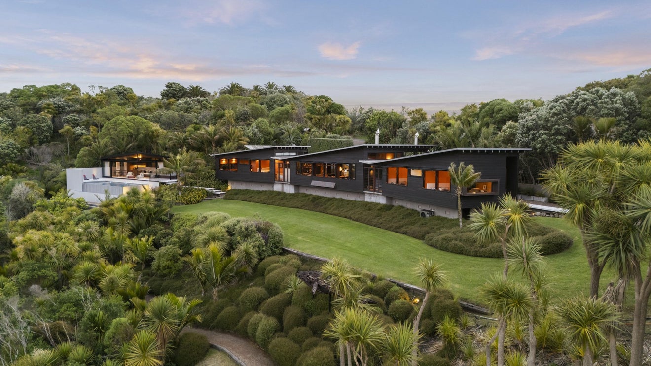 209 Delamore Drive, Oneroa, Waiheke Island - Carousel 1