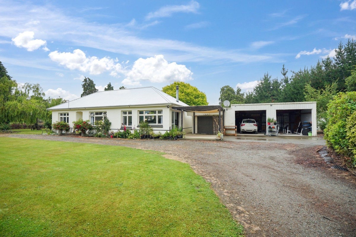 147 Thomsons Crossing Road West, Thomsons Crossing, Winton - Carousel 23