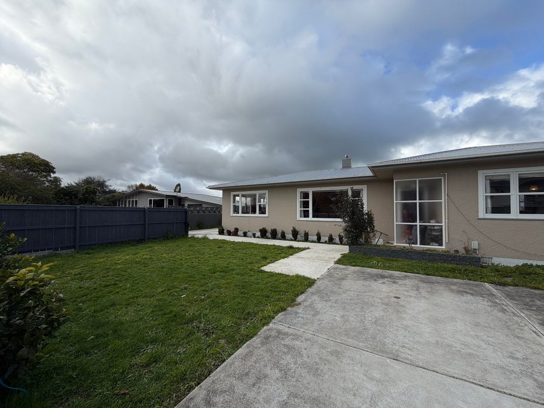 4 Anzio Place, Awapuni, Palmerston North - Carousel 2