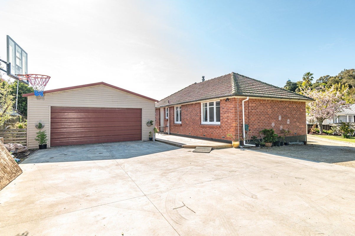 10 Glandwr Crescent, Whanganui East, Whanganui - Carousel 2